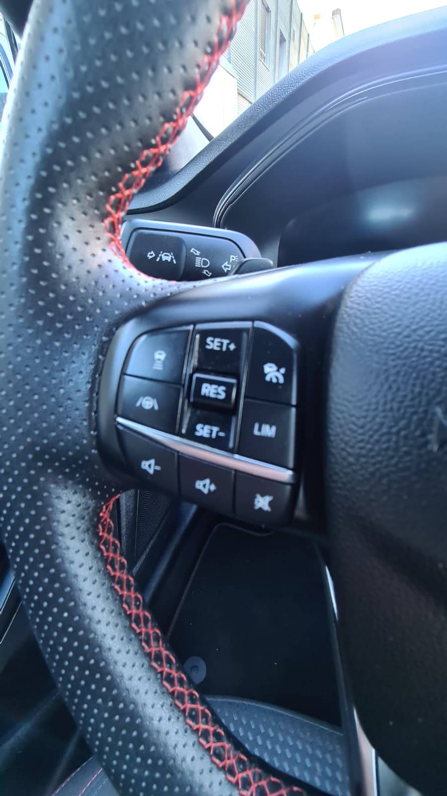 FORD Focus 1.0 MHEV ST-Line X Automat ** Gr-Navi ** RF-Kamera ** Abstandsregelsystem ** Sitzheizung ** Neues Modell 2023 **-image-8