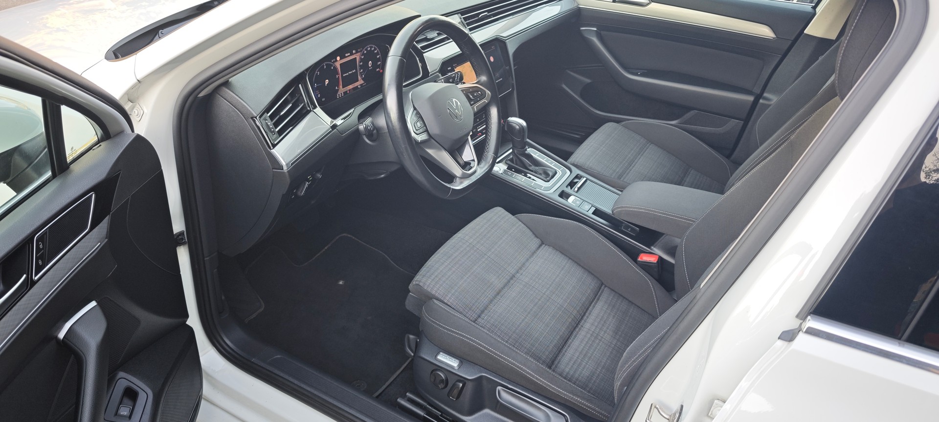 VW Passat 2.0 TDI BMT Business DSG-image-9