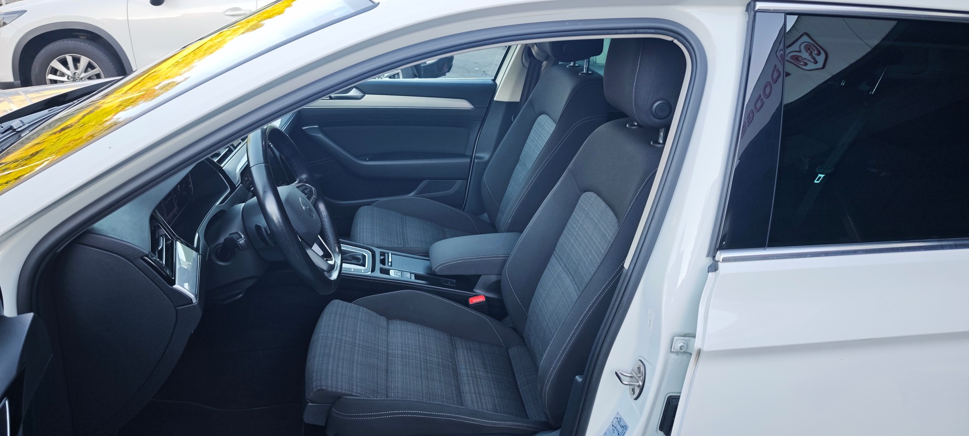 VW Passat 2.0 TDI BMT Business DSG-image-8