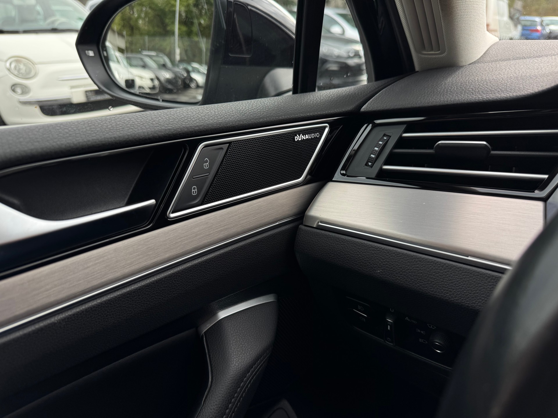 VW Passat Variant 2.0 TDI SCR BMT Highline 4Motion-image-14