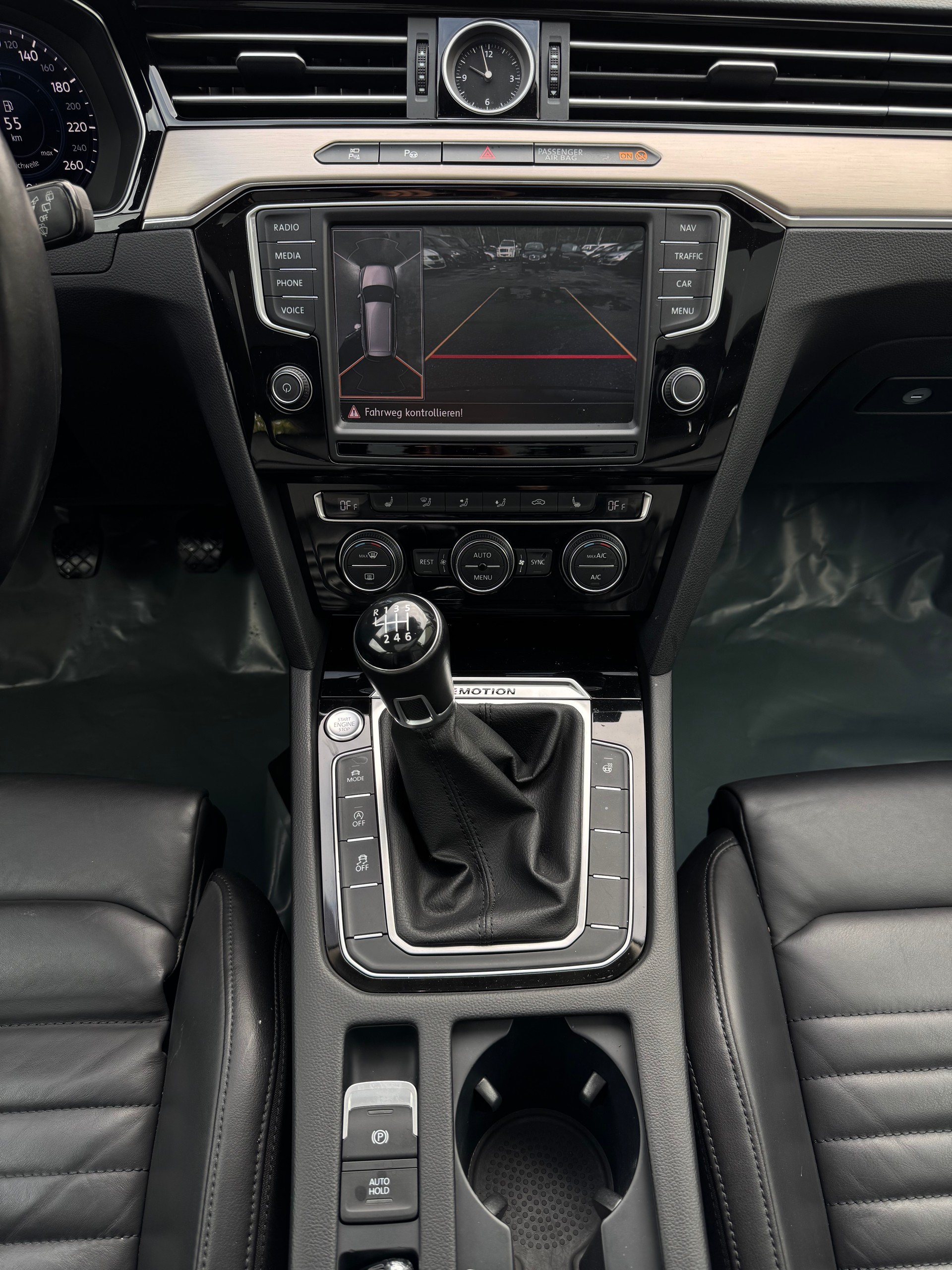 VW Passat Variant 2.0 TDI SCR BMT Highline 4Motion-image-13