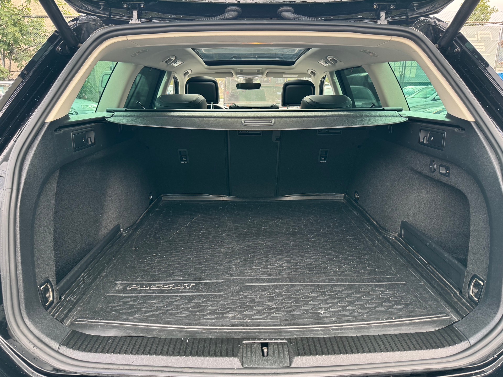 VW Passat Variant 2.0 TDI SCR BMT Highline 4Motion-image-5