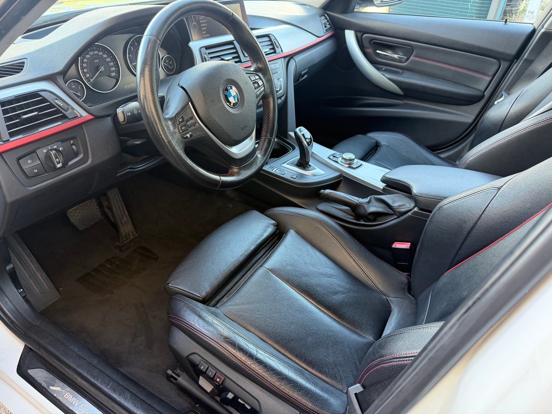 BMW 328i Sport Line Steptronic-image-4