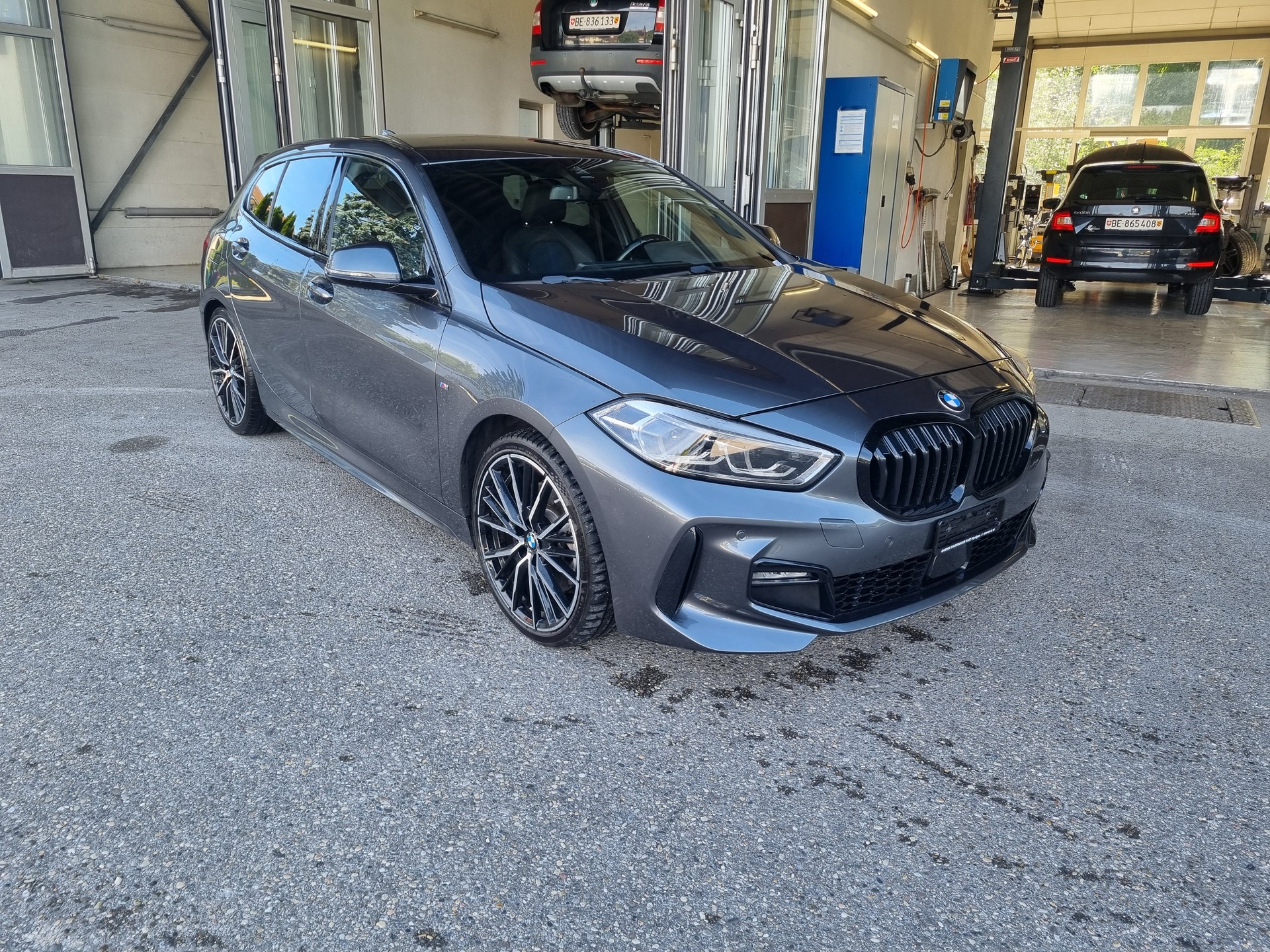 BMW 120d xDrive Steptronic M Sport-image-1