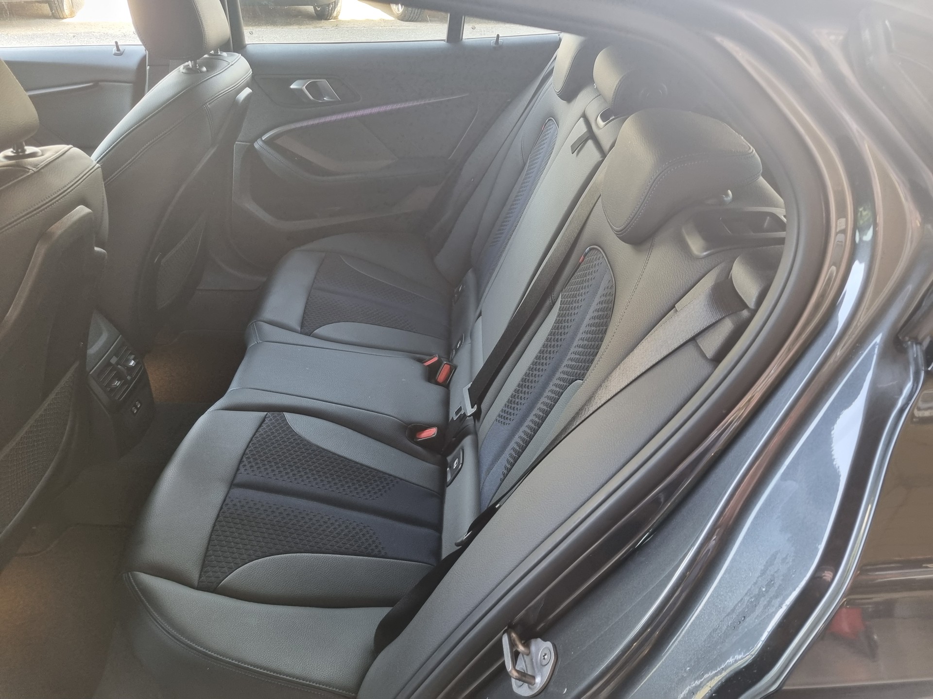 BMW 120d xDrive Steptronic M Sport-image-8