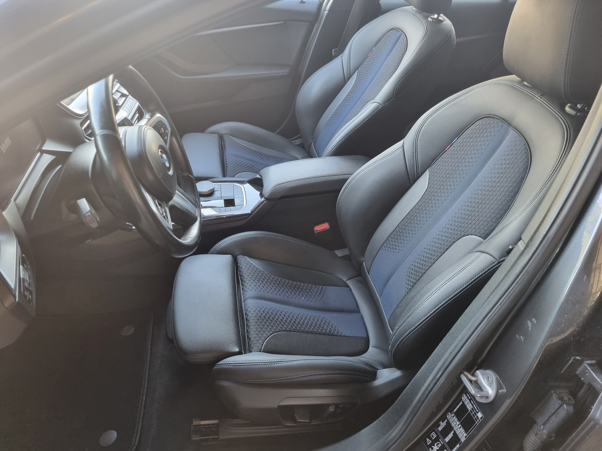 BMW 120d xDrive Steptronic M Sport-image-7