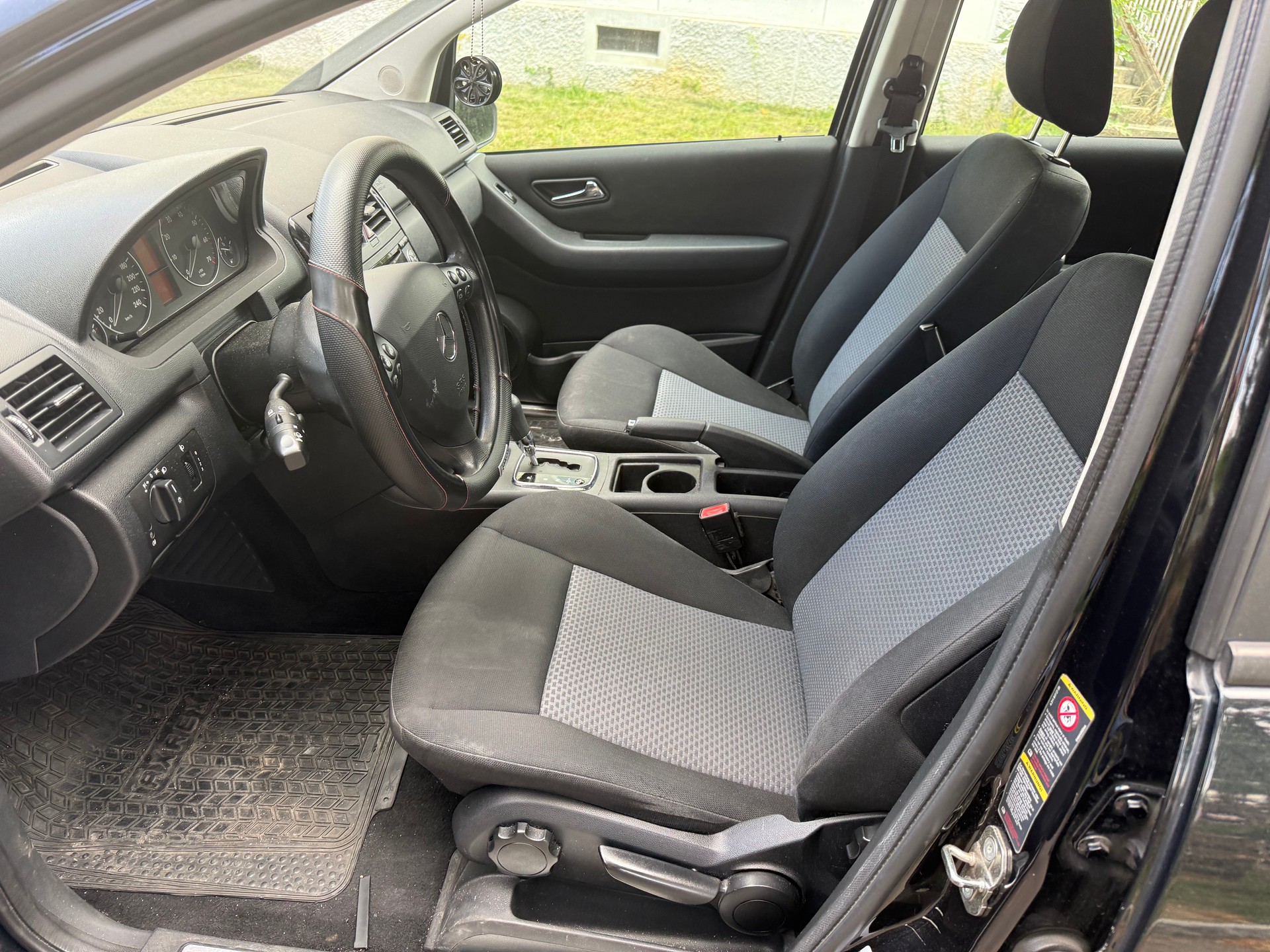 MERCEDES-BENZ A 170 Classic-image-7