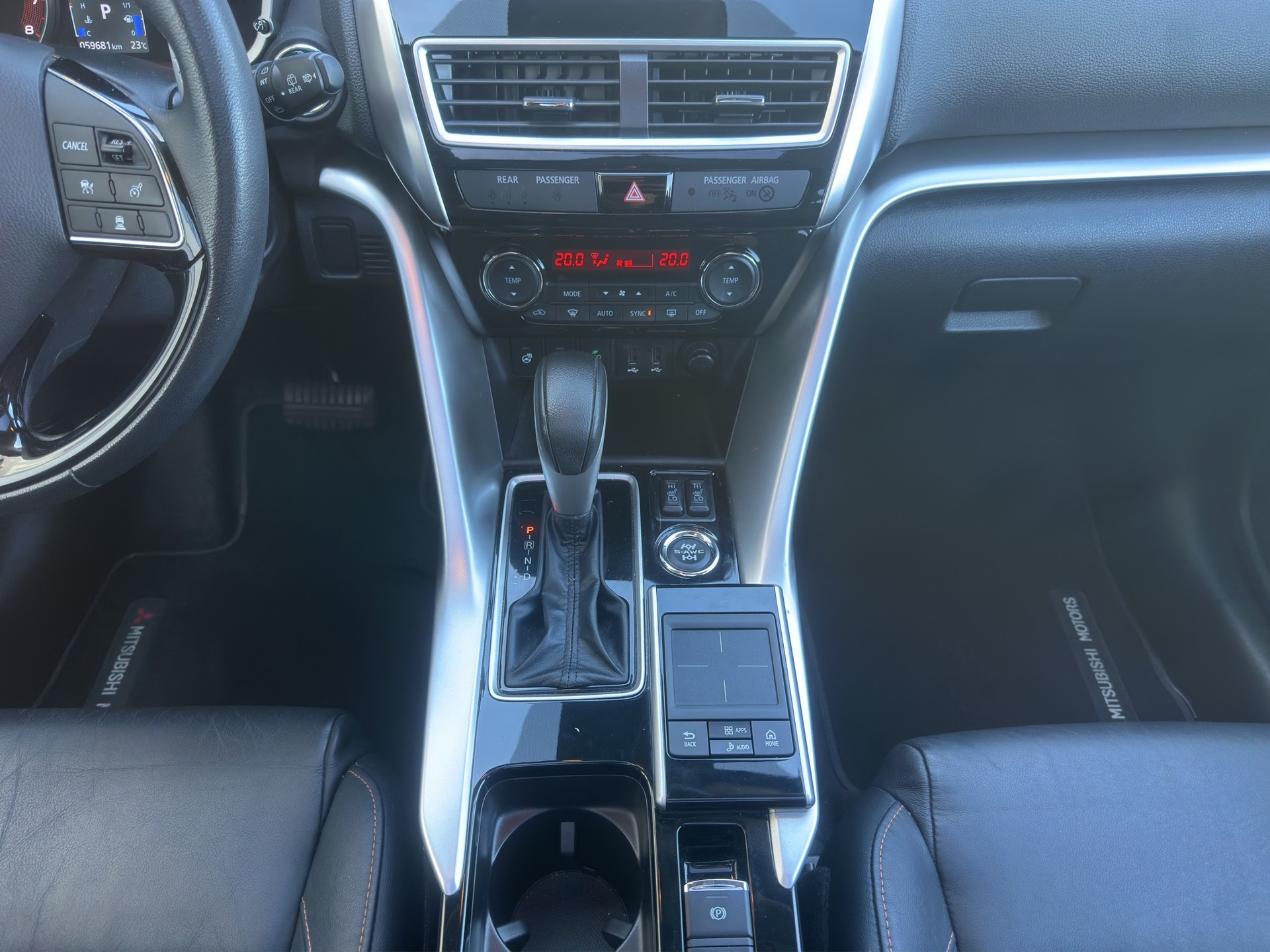MITSUBISHI Eclipse Cross 1.5 T-Mivec Diamond Black Line 4WD CVT-image-13