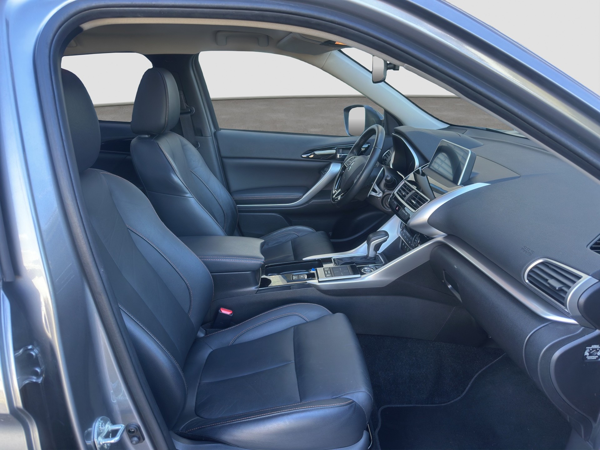 MITSUBISHI Eclipse Cross 1.5 T-Mivec Diamond Black Line 4WD CVT-image-15