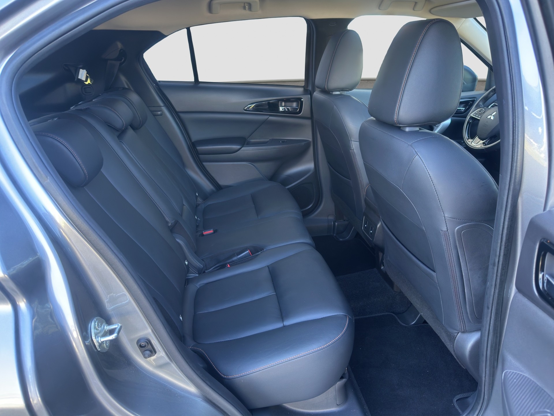 MITSUBISHI Eclipse Cross 1.5 T-Mivec Diamond Black Line 4WD CVT-image-16