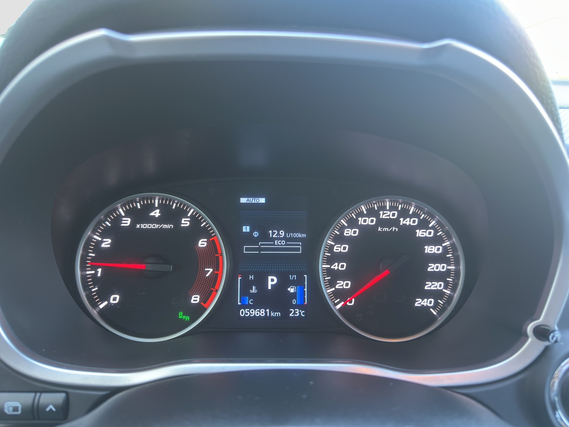 MITSUBISHI Eclipse Cross 1.5 T-Mivec Diamond Black Line 4WD CVT-image-10