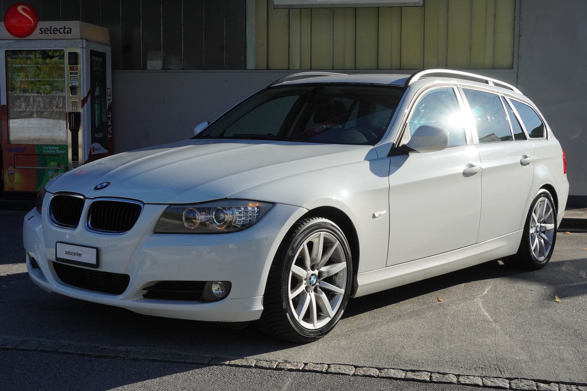 BMW 320d Touring Steptronic-image-1