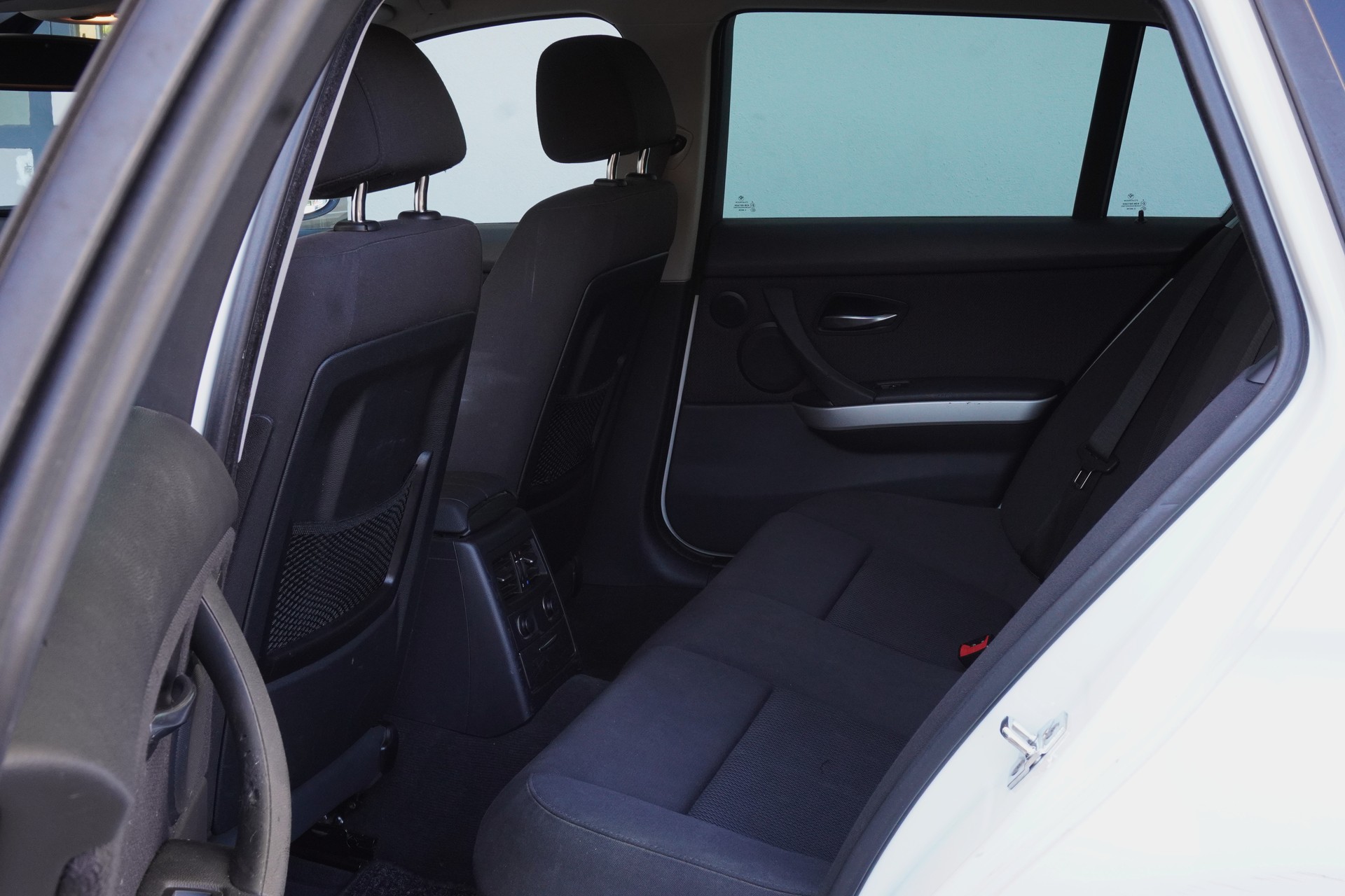 BMW 320d Touring Steptronic-image-14