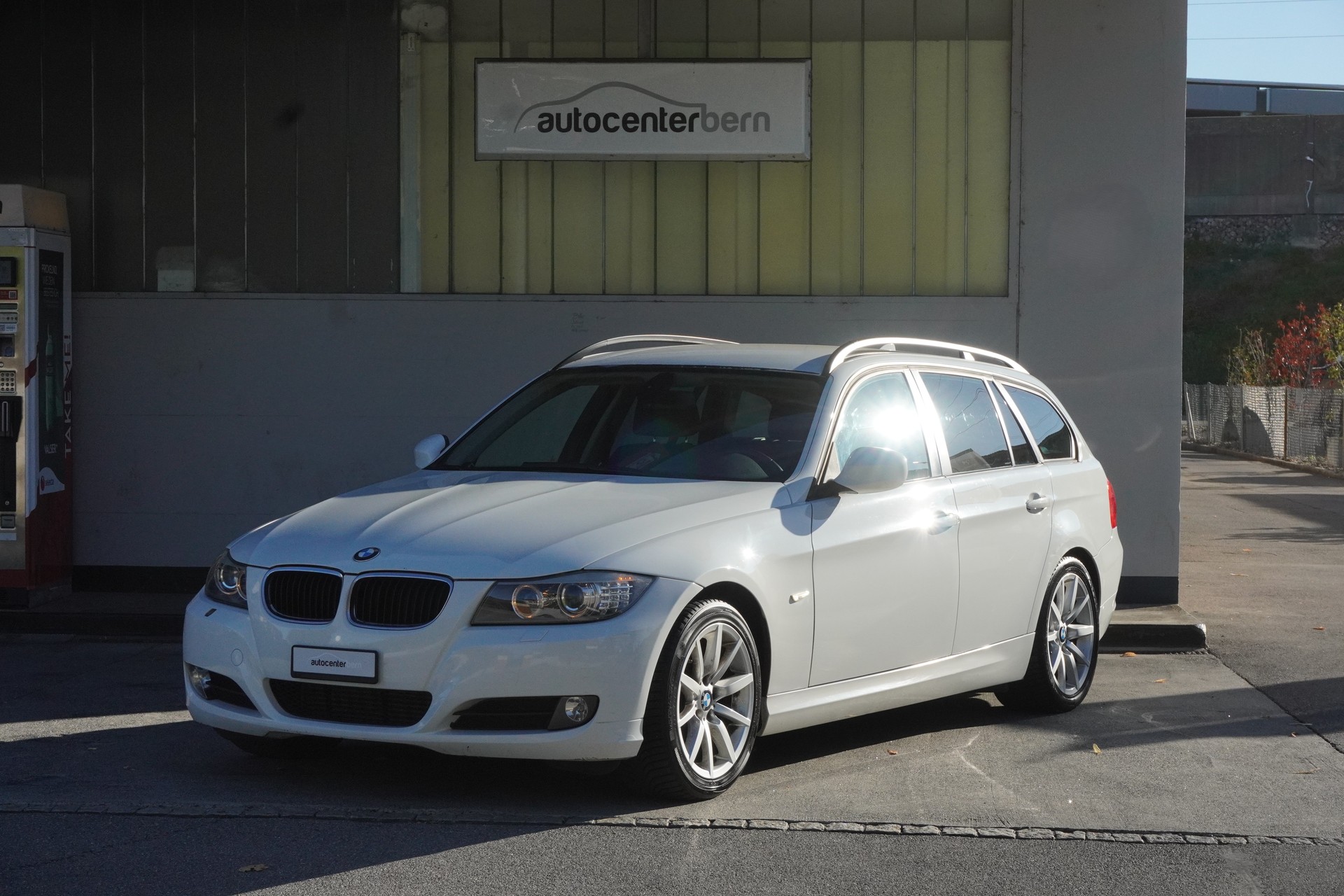 BMW 320d Touring Steptronic-image-0