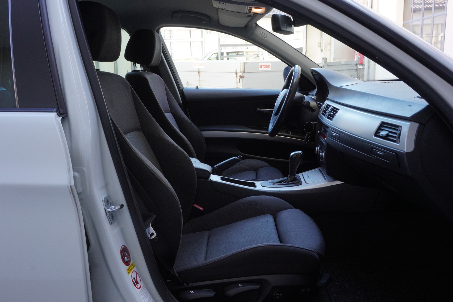 BMW 320d Touring Steptronic-image-13
