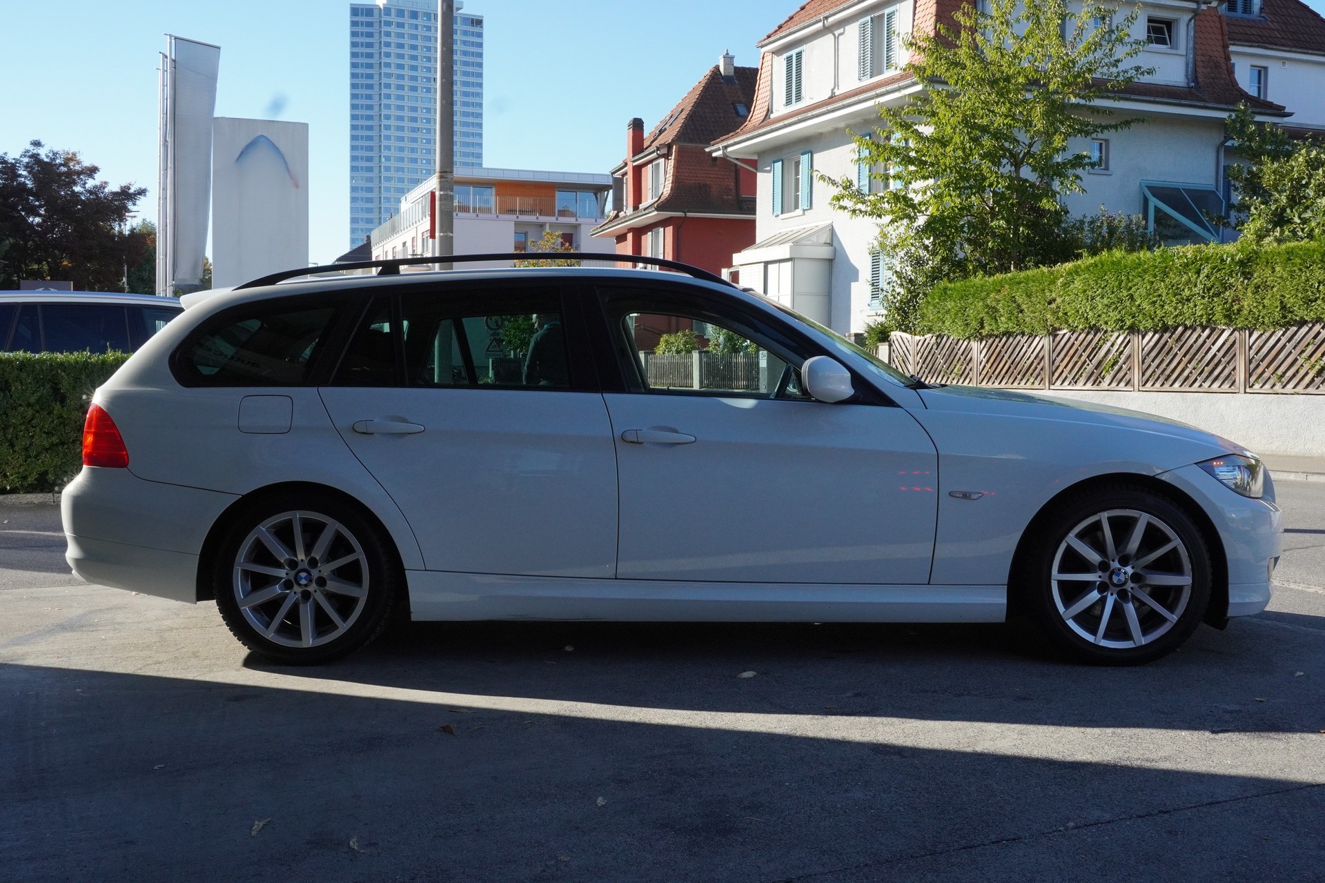 BMW 320d Touring Steptronic-image-4