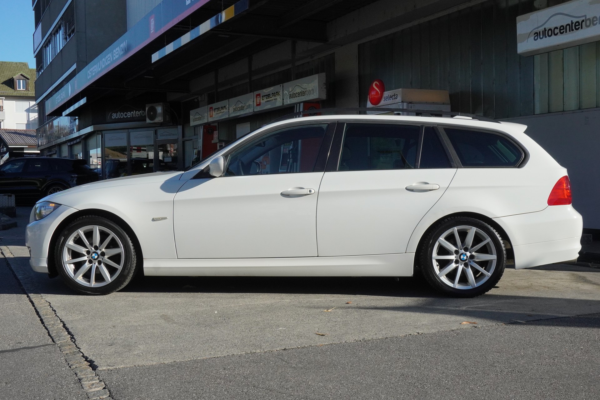 BMW 320d Touring Steptronic-image-7