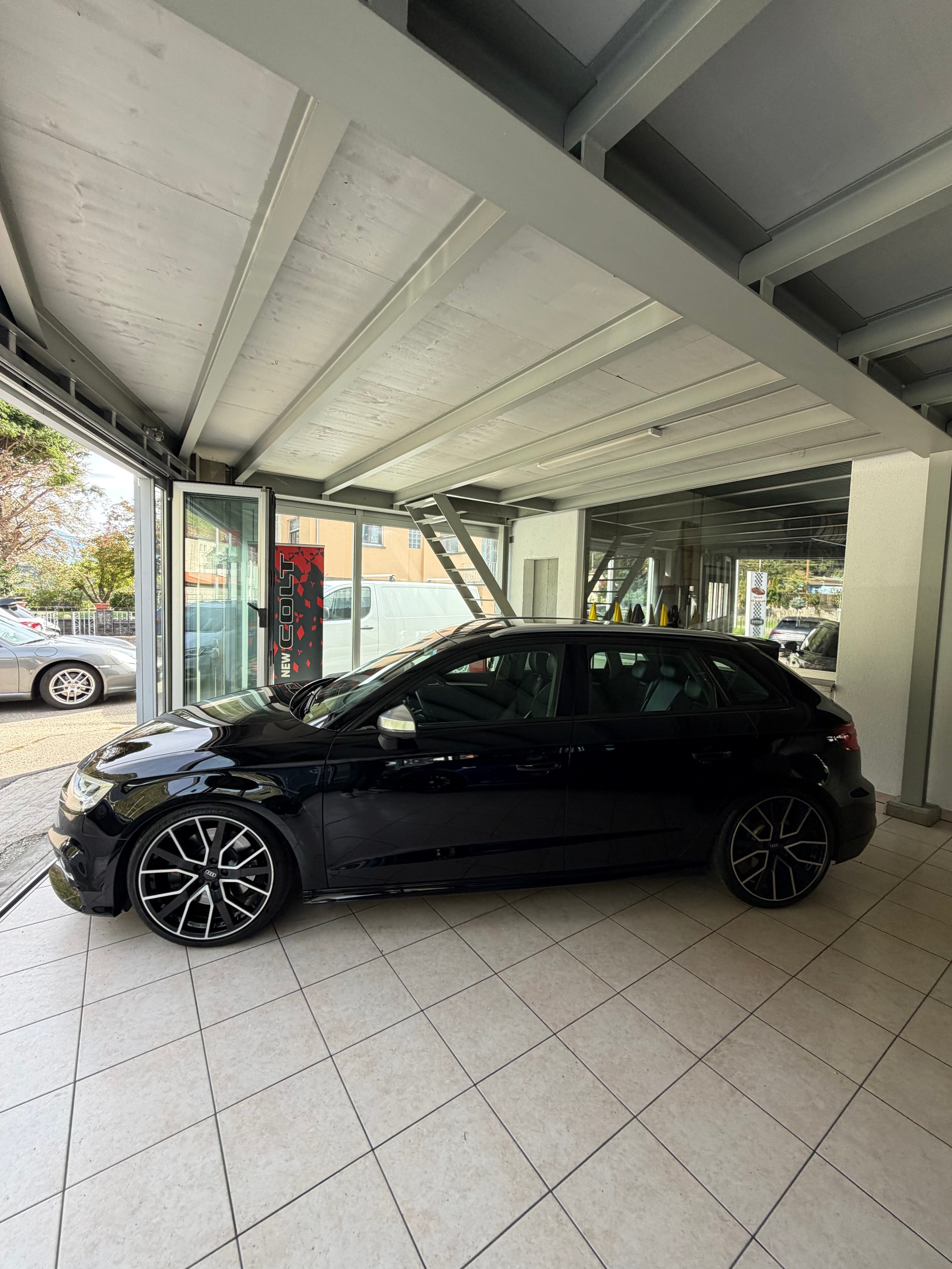 AUDI S3 Sportback 2.0 TFSI quattro S-tronic-image-2