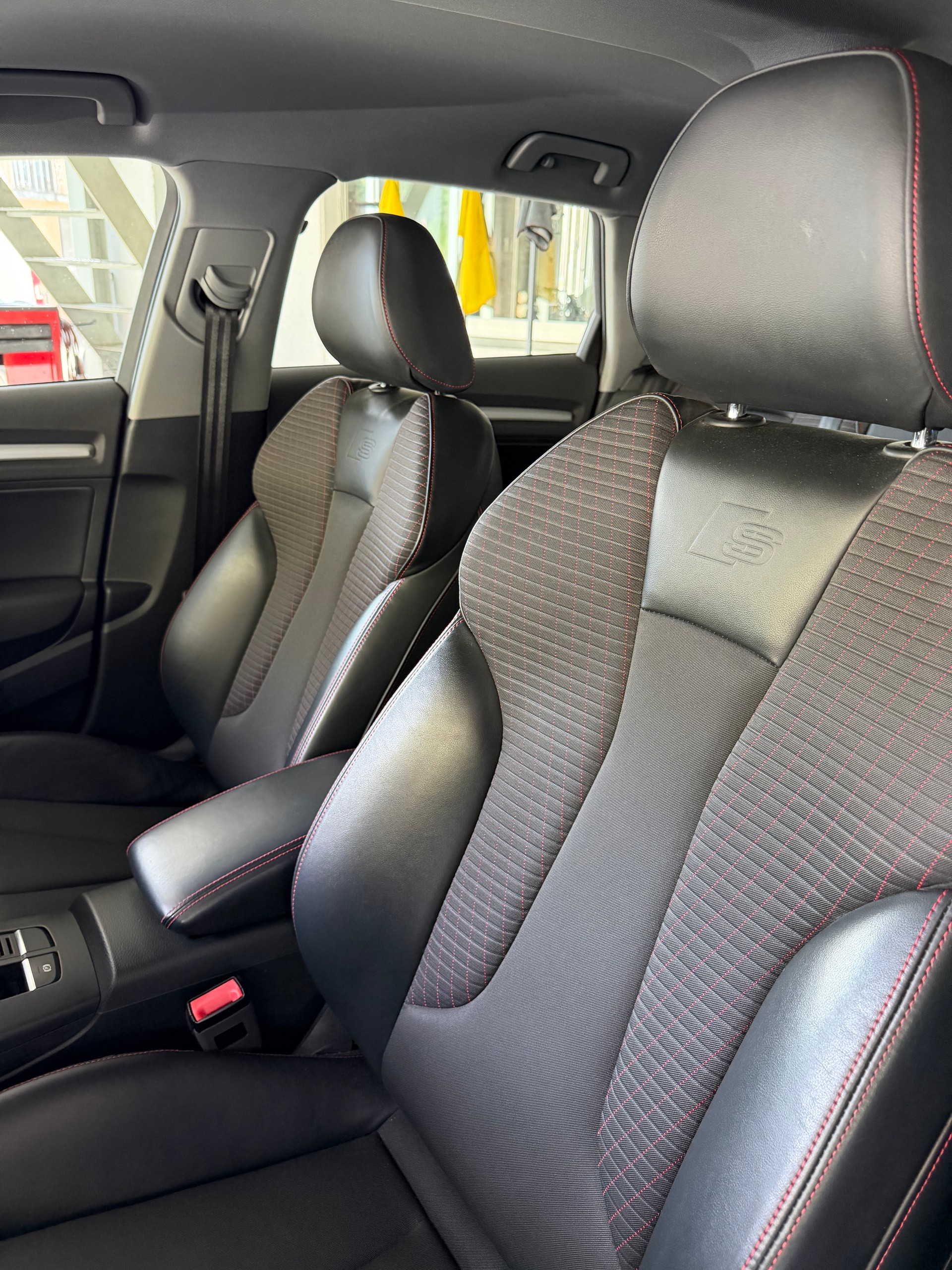 AUDI S3 Sportback 2.0 TFSI quattro S-tronic-image-10