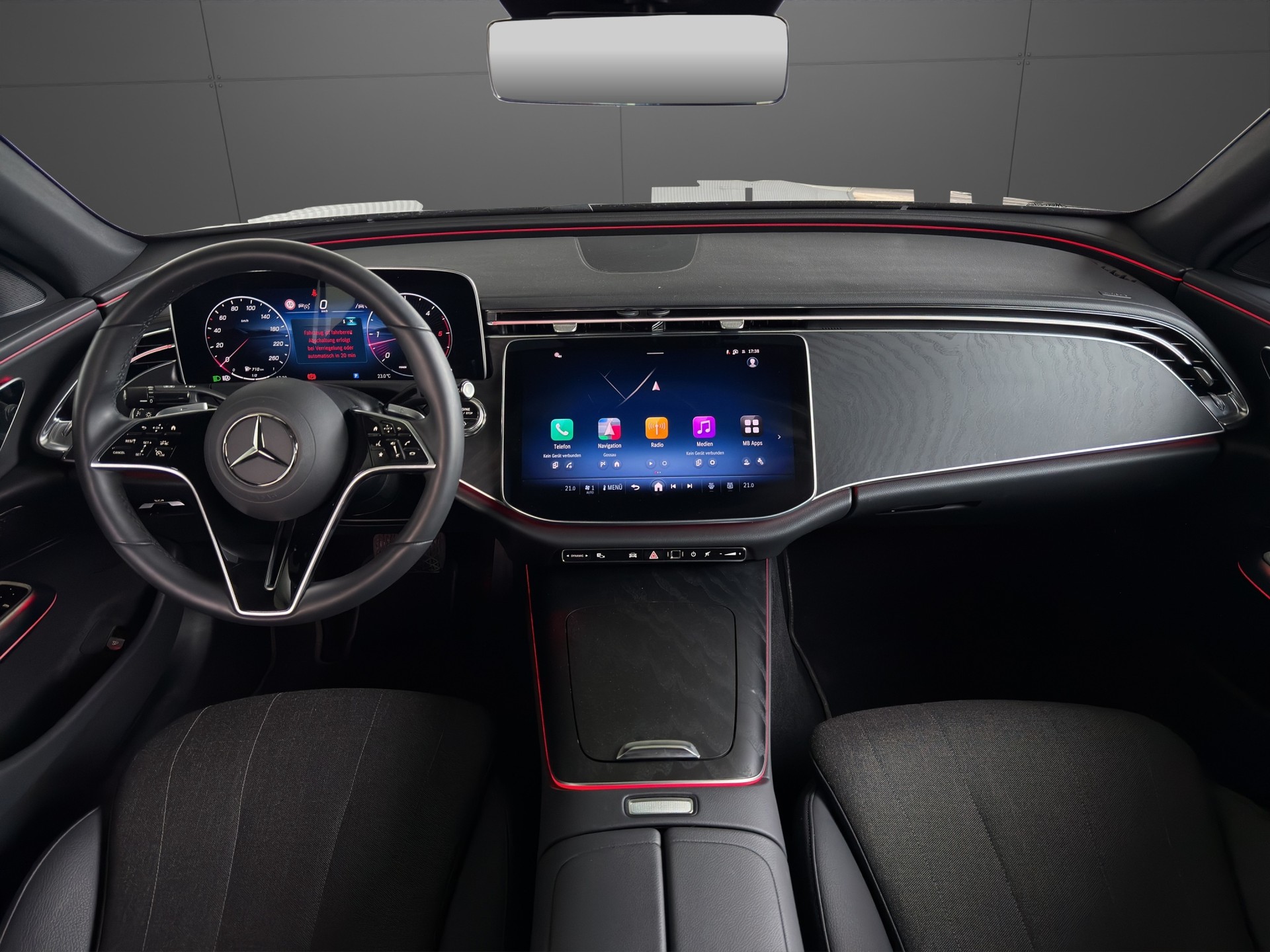 MERCEDES-BENZ E 220 d 4Matic 9G-Tronic-image-12