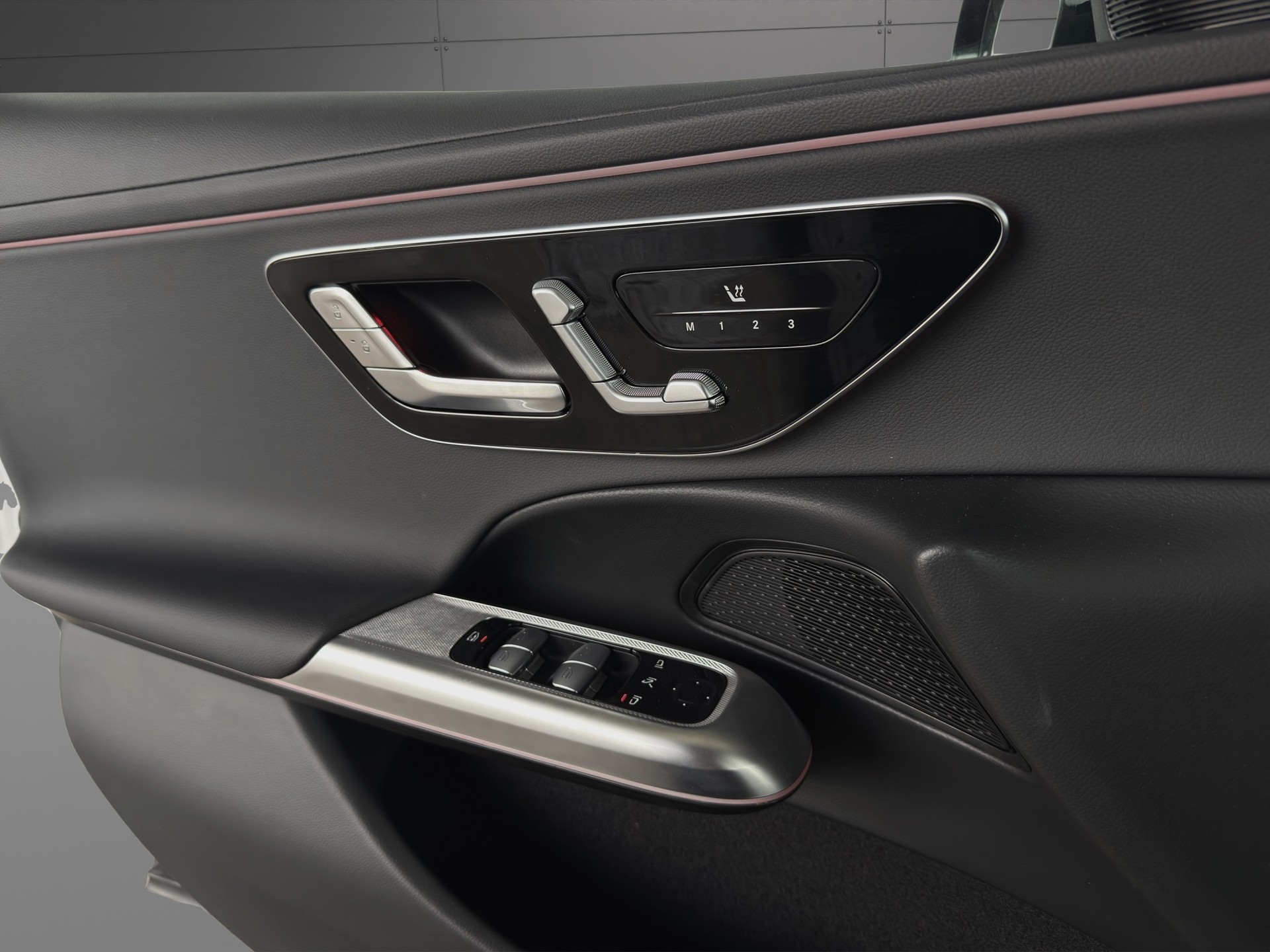 MERCEDES-BENZ E 220 d 4Matic 9G-Tronic-image-15
