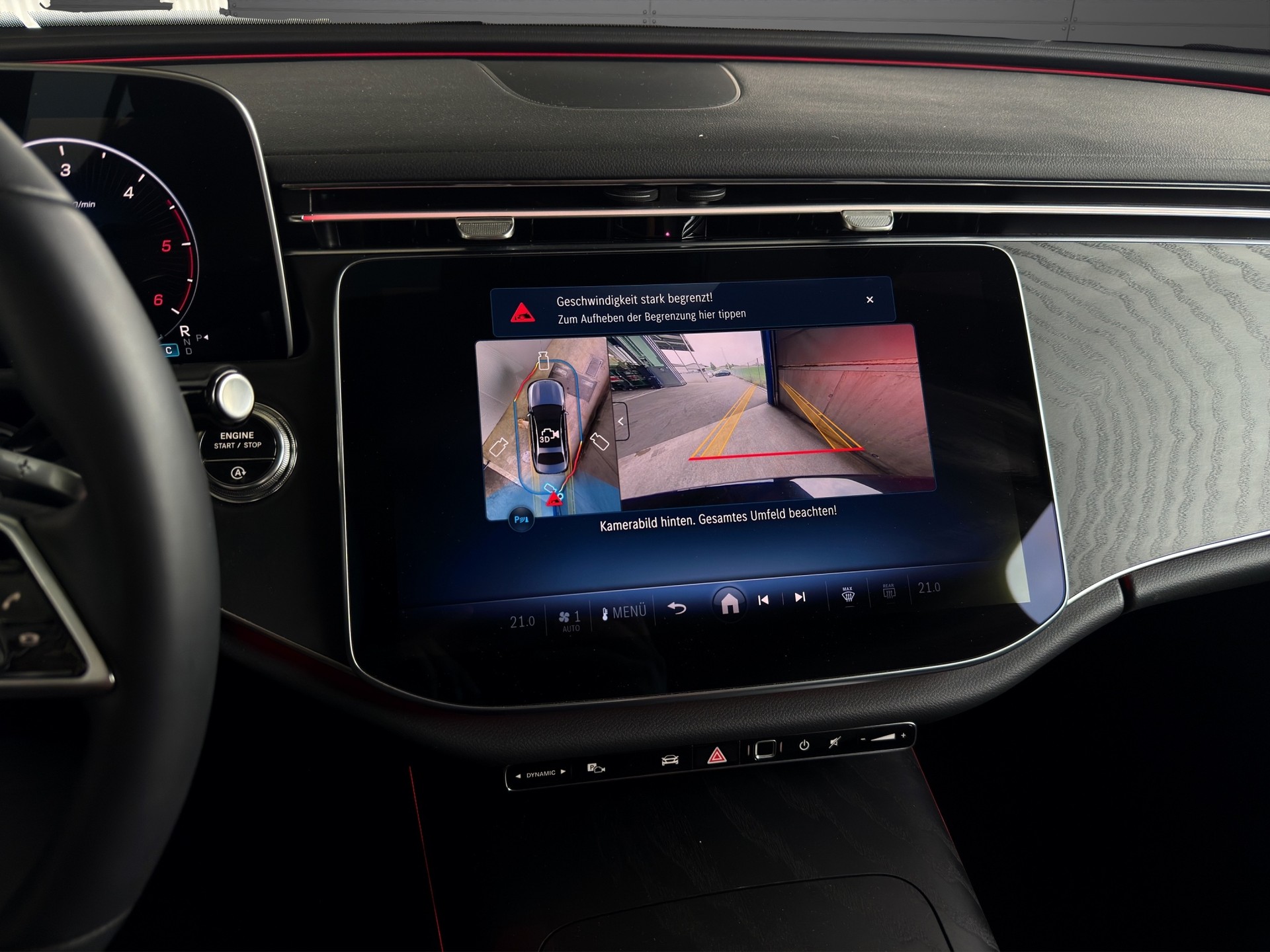 MERCEDES-BENZ E 220 d 4Matic 9G-Tronic-image-14