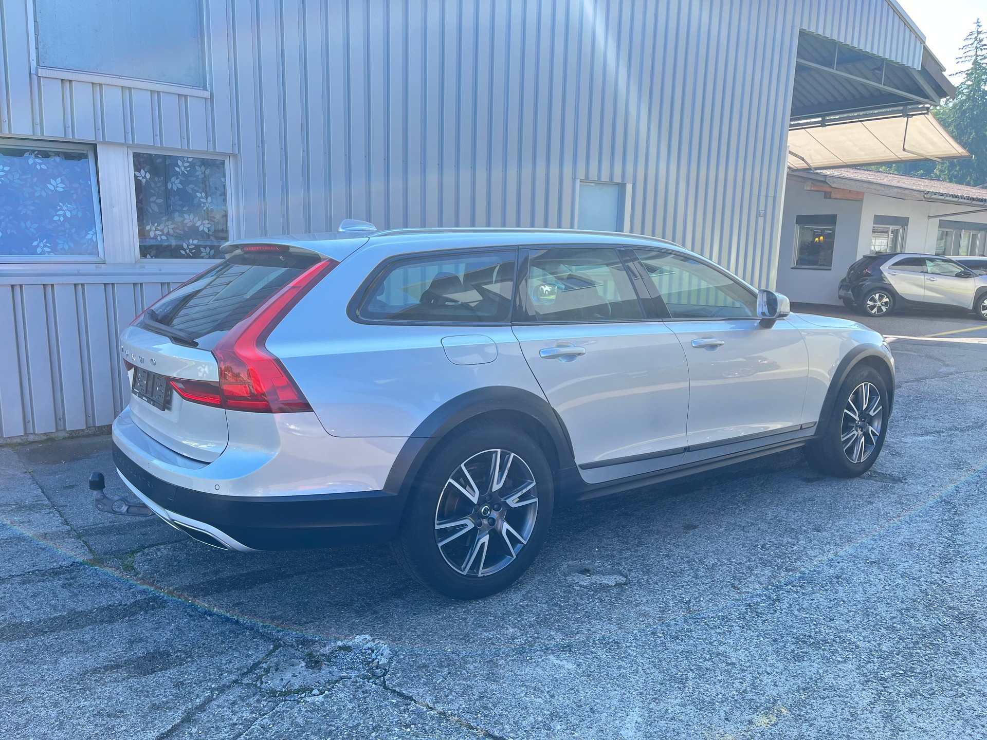 VOLVO V90 Cross Country D4 Pro AWD Geartronic-image-5
