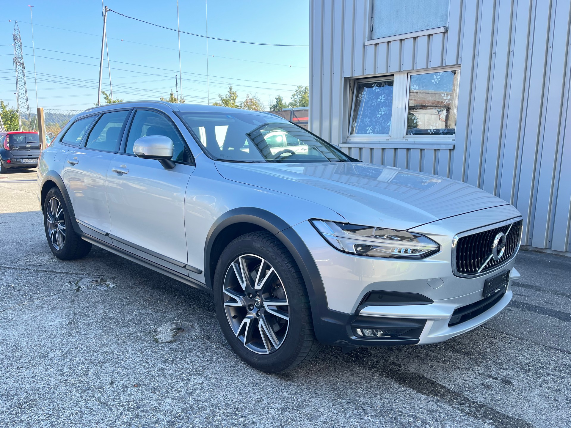 VOLVO V90 Cross Country D4 Pro AWD Geartronic-image-0