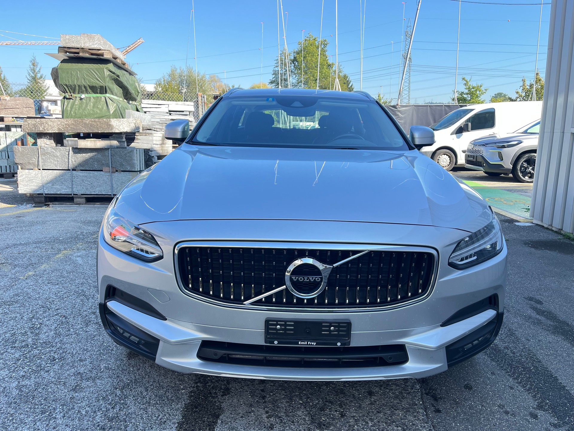VOLVO V90 Cross Country D4 Pro AWD Geartronic-image-2