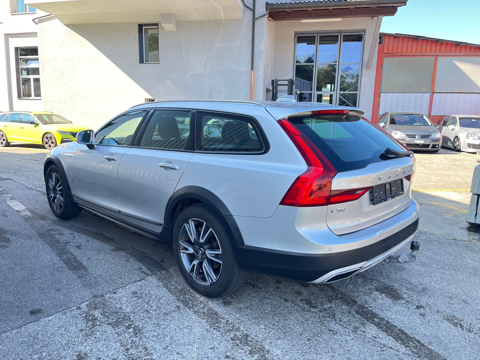 VOLVO V90 Cross Country D4 Pro AWD Geartronic-image-4