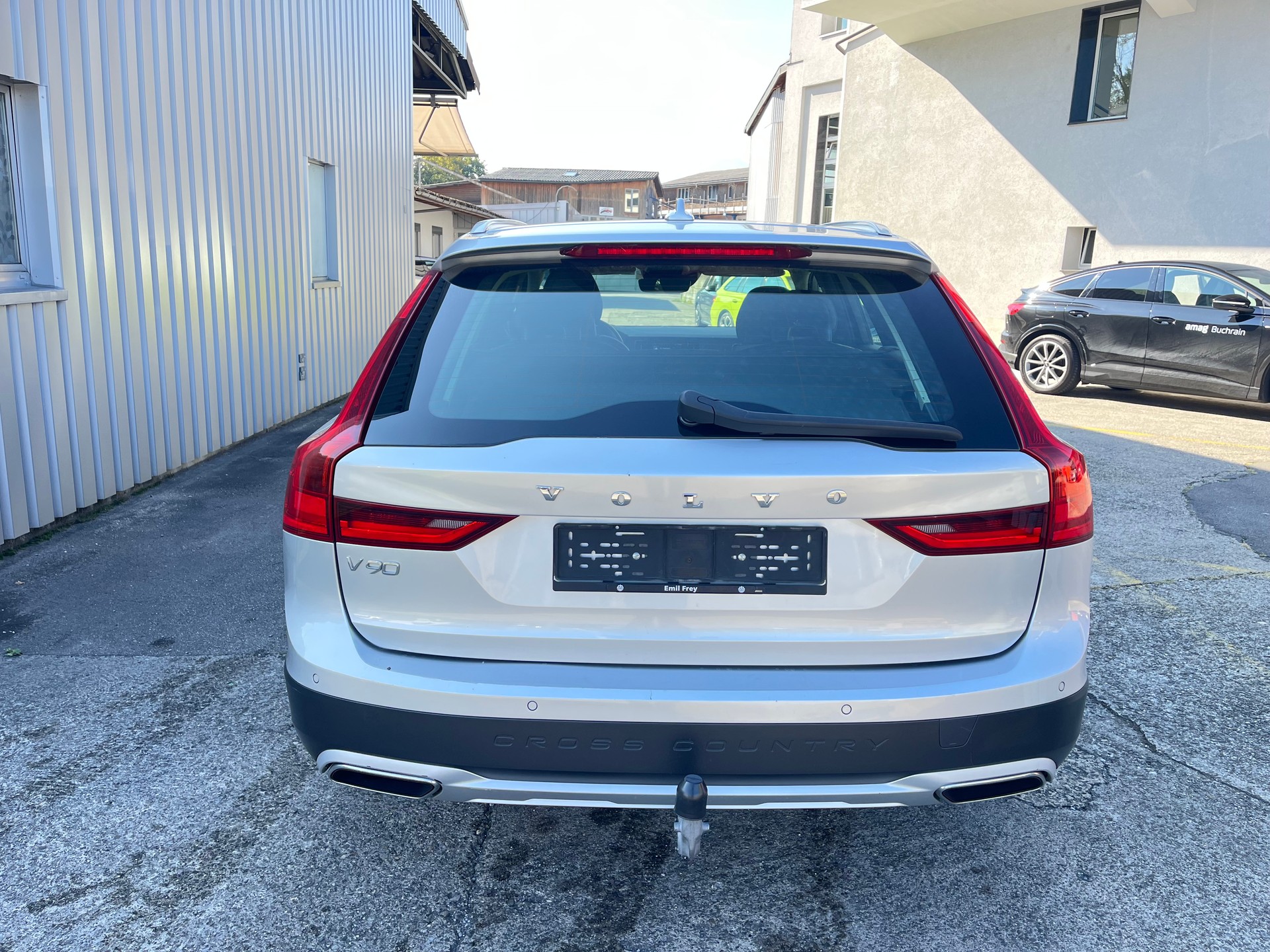 VOLVO V90 Cross Country D4 Pro AWD Geartronic-image-3