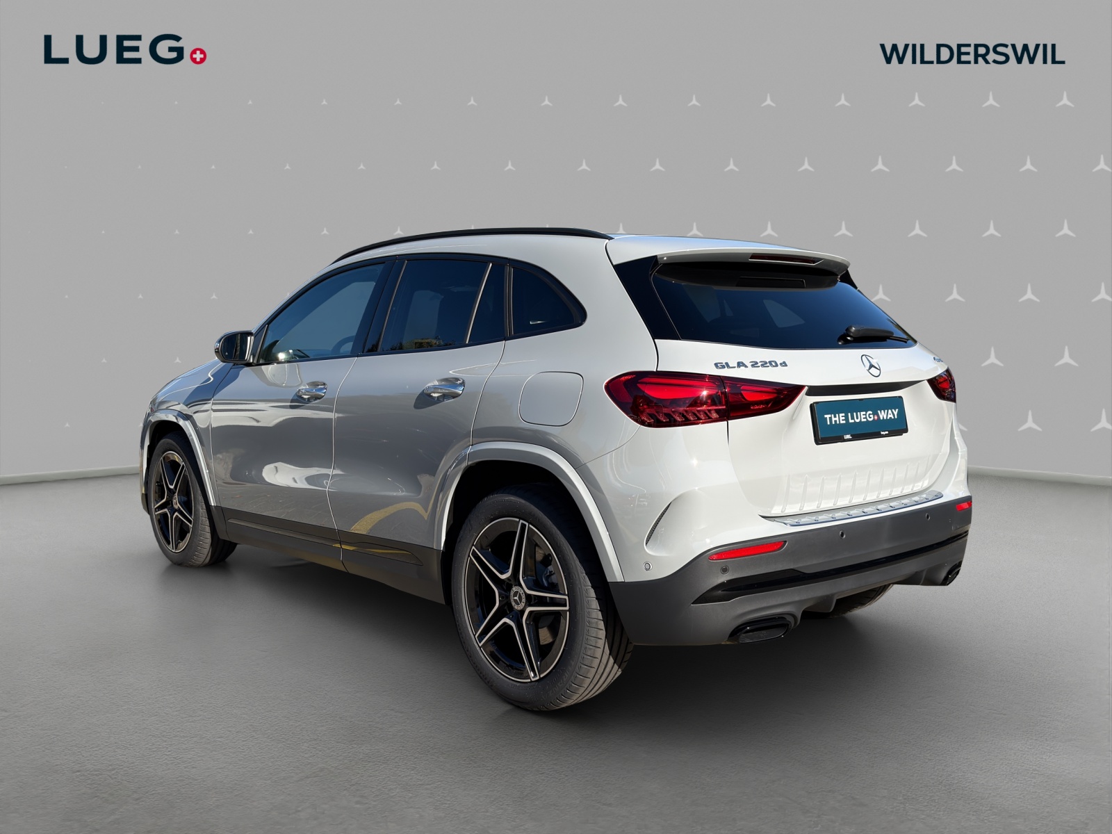 MERCEDES-BENZ GLA 220d 4Matic 8G-DCT-image-2