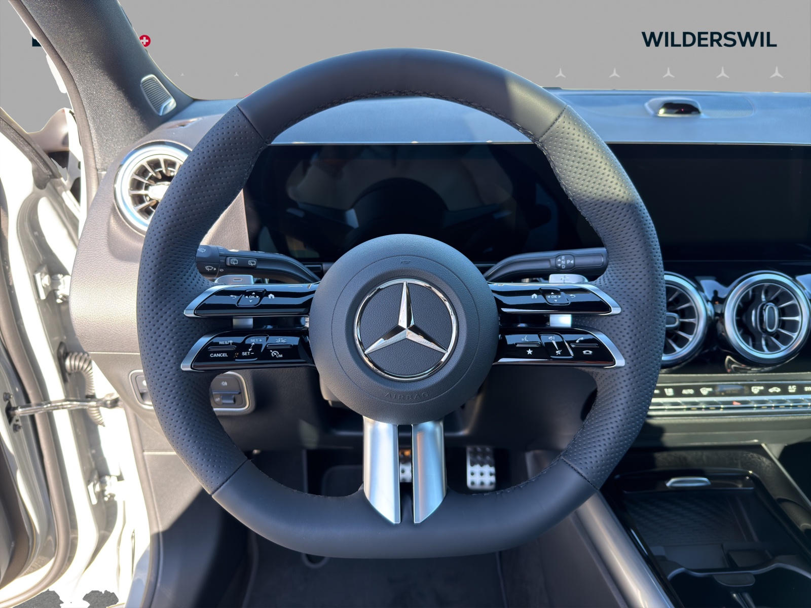 MERCEDES-BENZ GLA 220d 4Matic 8G-DCT-image-9