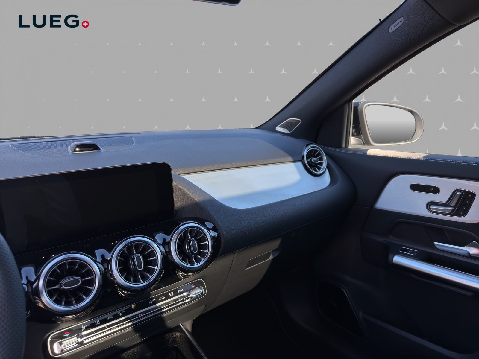MERCEDES-BENZ GLA 220d 4Matic 8G-DCT-image-10