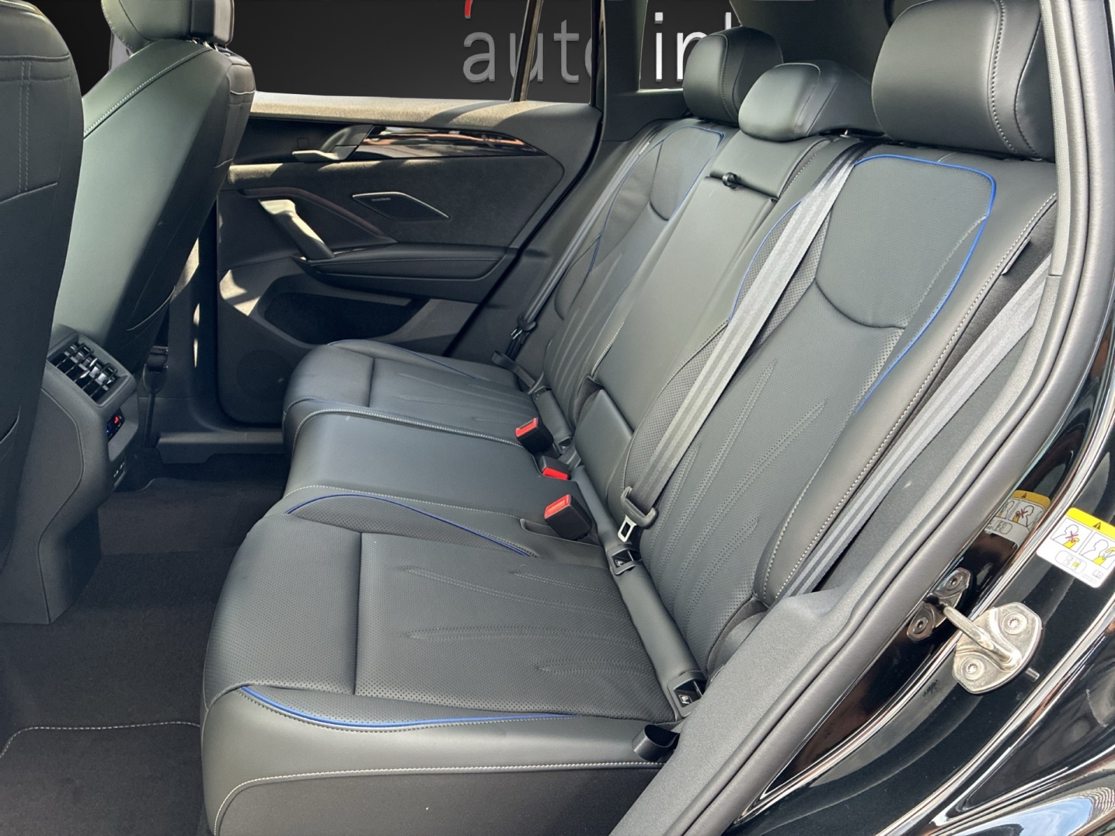 VW Tiguan 2.0 TDI SCR R-Line 4Motion DSG-image-9