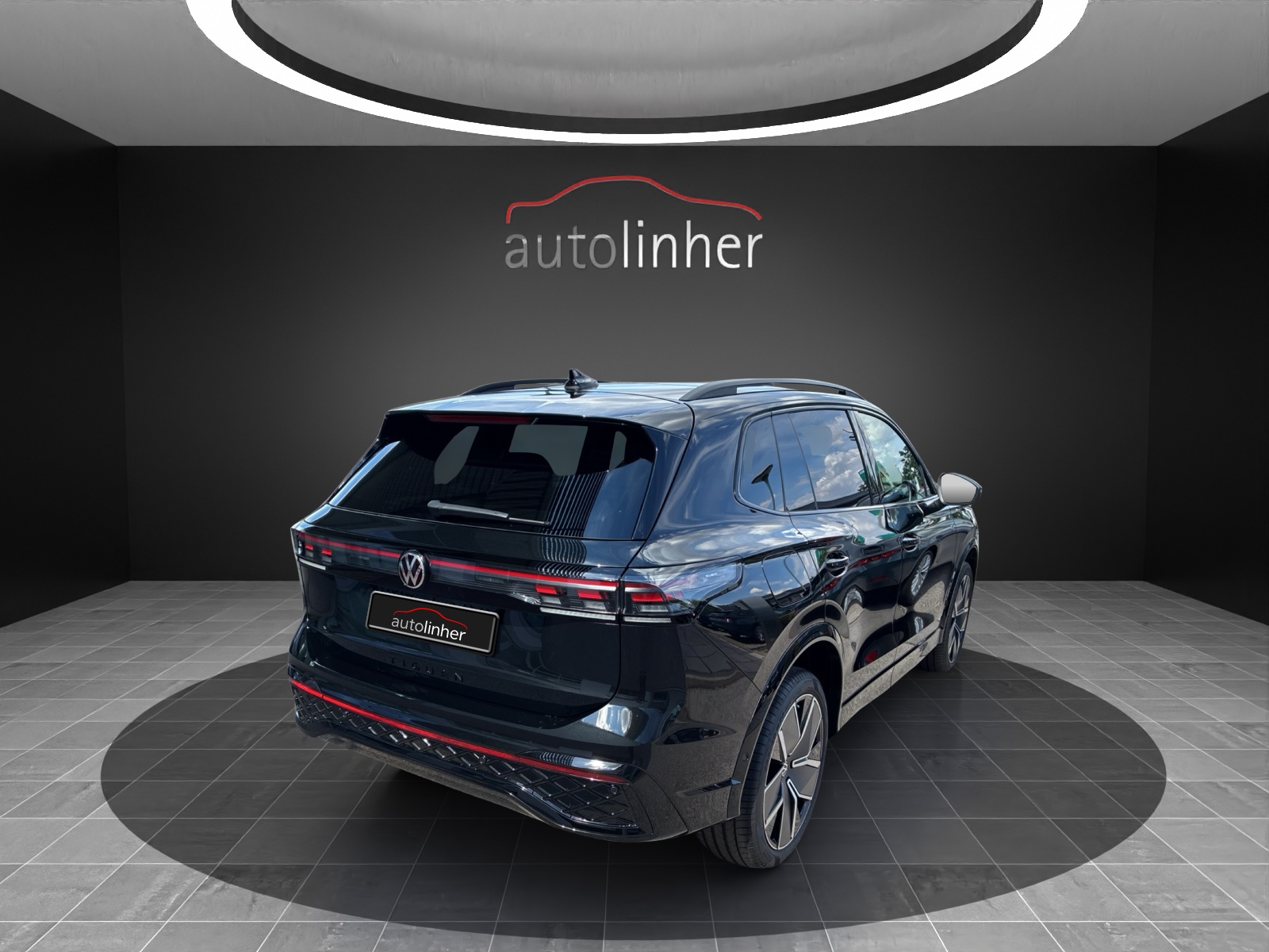 VW Tiguan 2.0 TDI SCR R-Line 4Motion DSG-image-4