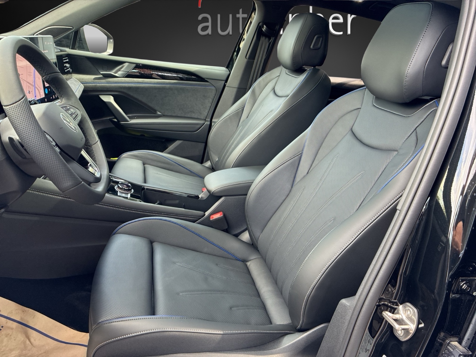 VW Tiguan 2.0 TDI SCR R-Line 4Motion DSG-image-8