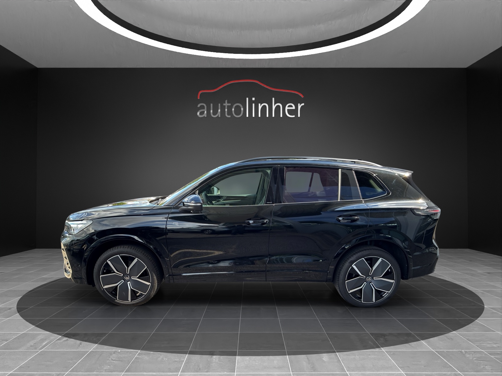 VW Tiguan 2.0 TDI SCR R-Line 4Motion DSG-showroom-element-1