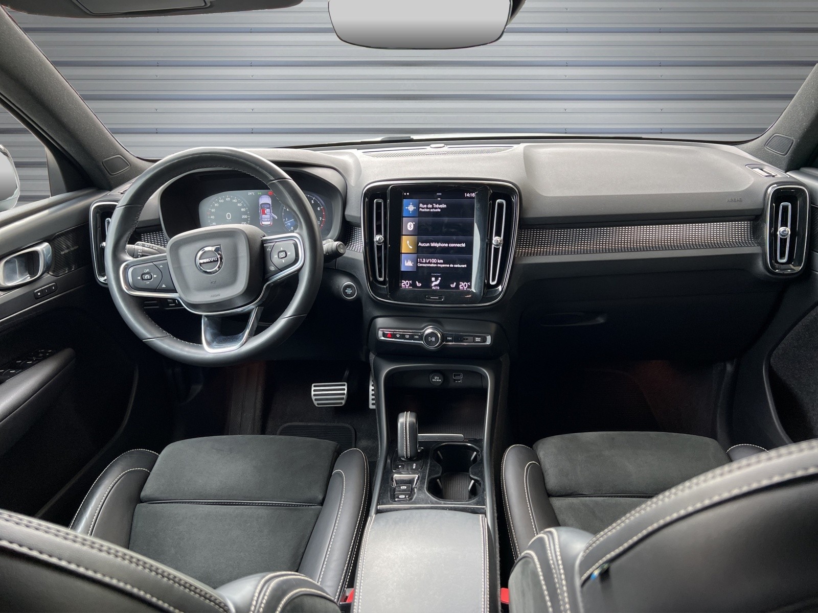 VOLVO XC40 B4 Benzin Mild Hybrid AWD R-Design Geartronic-image-9