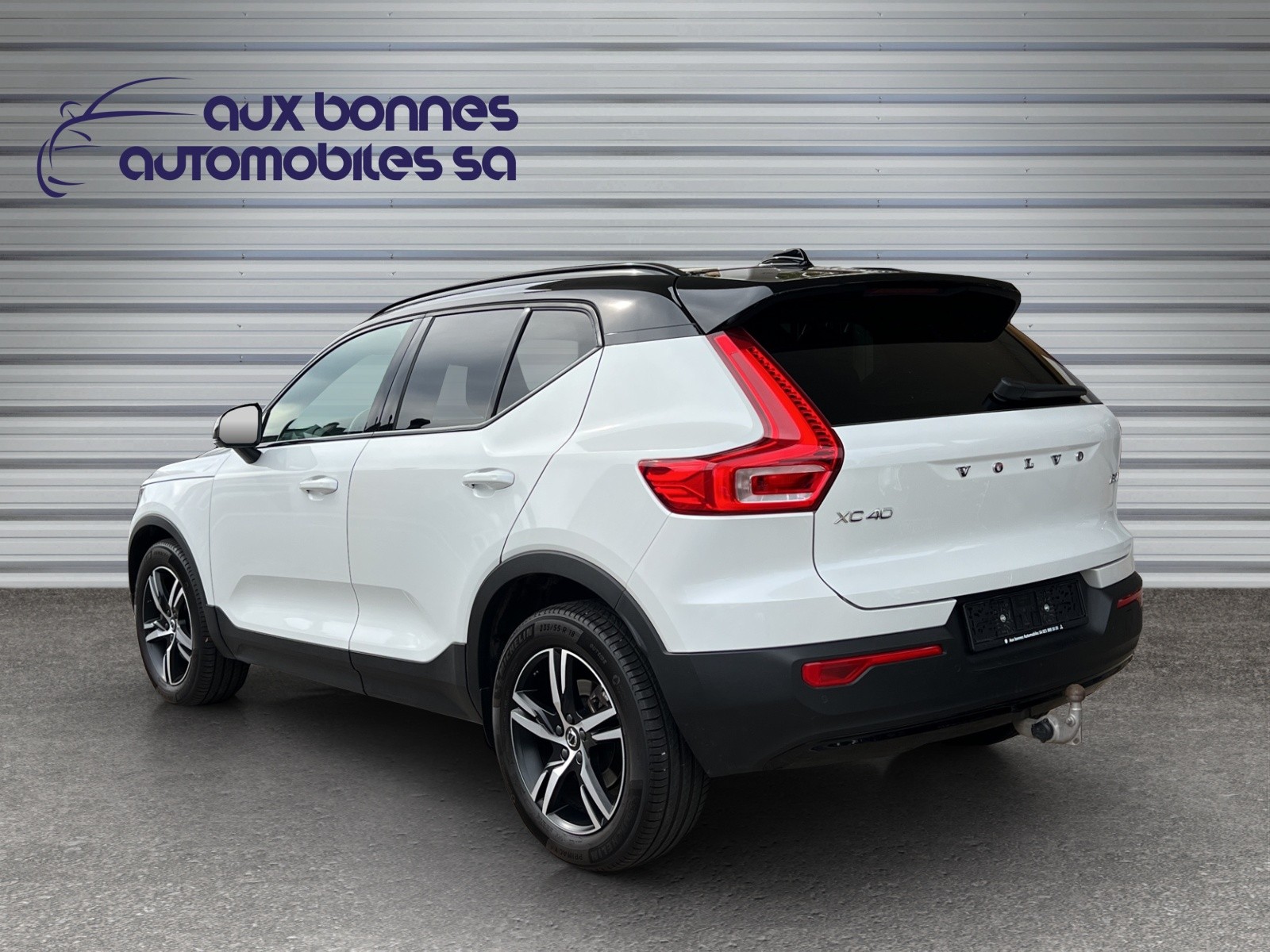 VOLVO XC40 B4 Benzin Mild Hybrid AWD R-Design Geartronic-image-1
