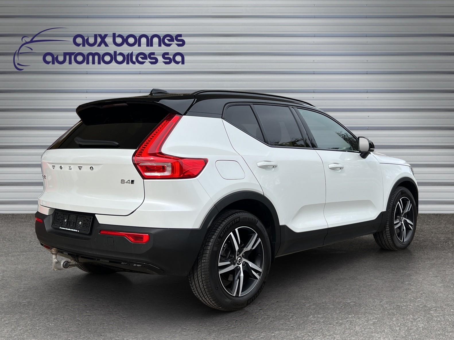 VOLVO XC40 B4 Benzin Mild Hybrid AWD R-Design Geartronic-image-3