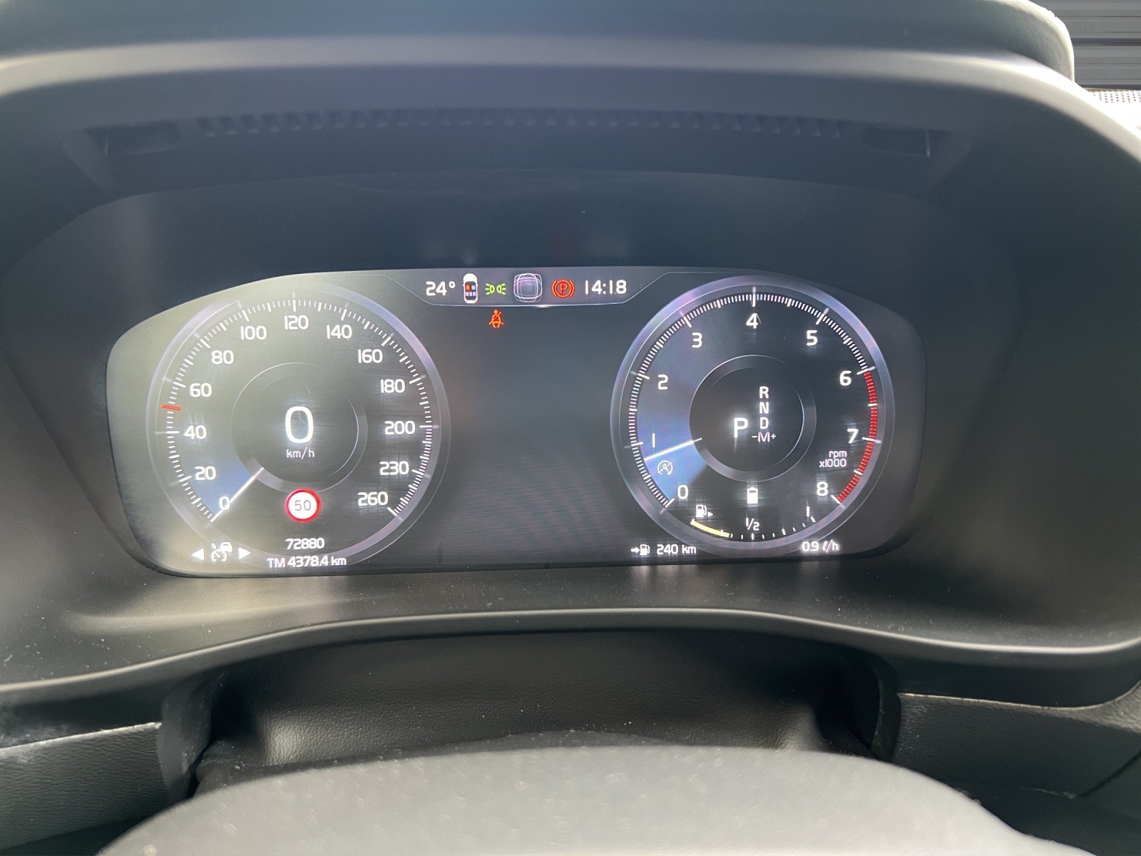 VOLVO XC40 B4 Benzin Mild Hybrid AWD R-Design Geartronic-image-8