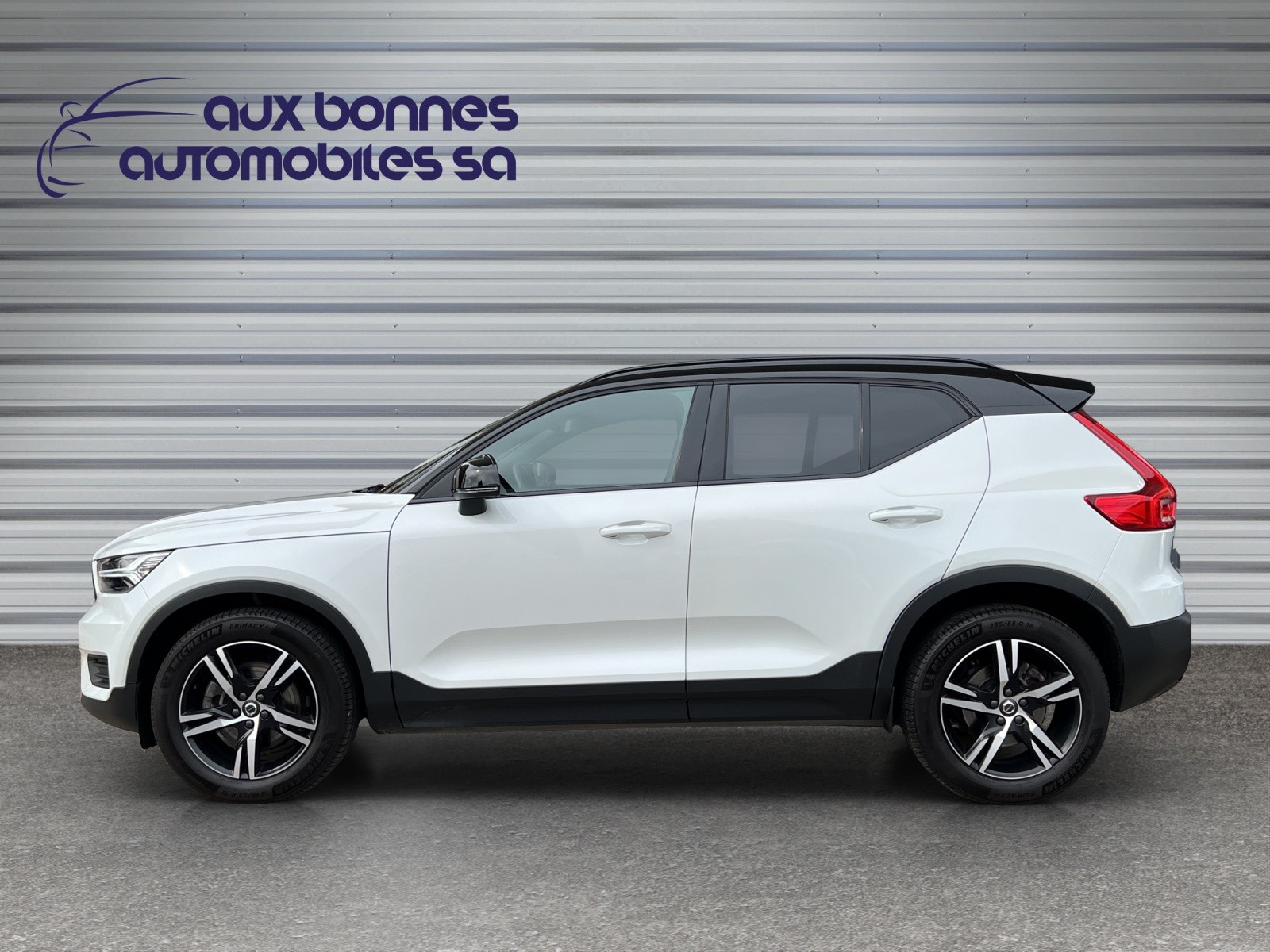 VOLVO XC40 B4 Benzin Mild Hybrid AWD R-Design Geartronic-image-6