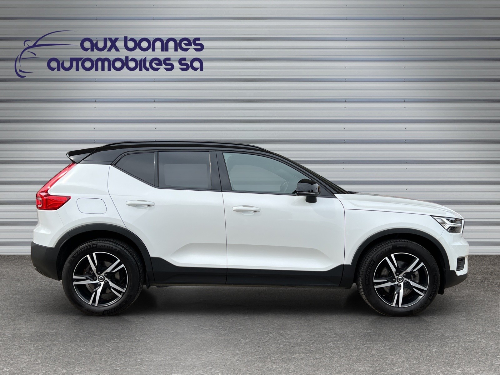 VOLVO XC40 B4 Benzin Mild Hybrid AWD R-Design Geartronic-image-4