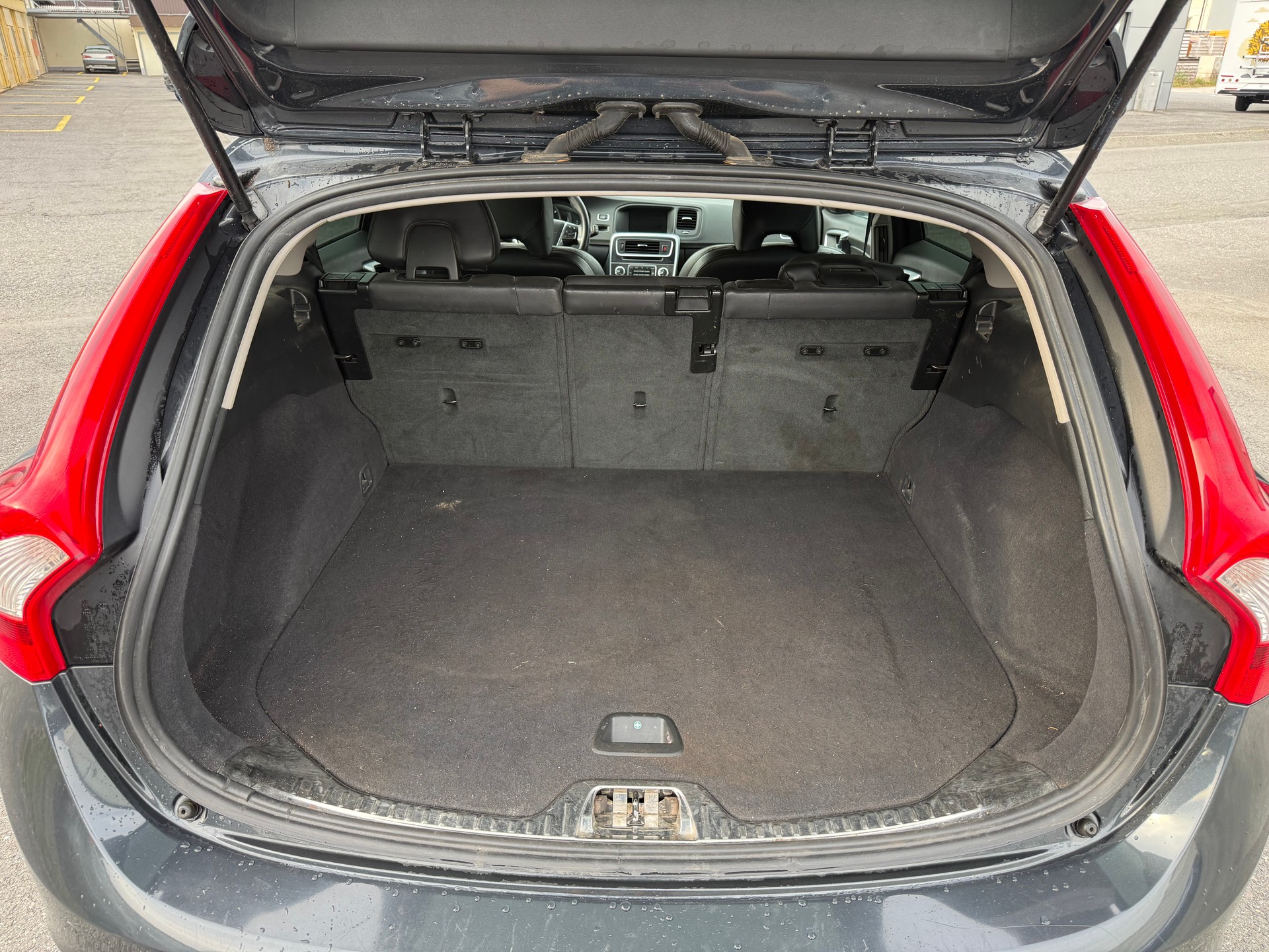 VOLVO V60 Cross Country D4 AWD Summum Geartronic-image-11