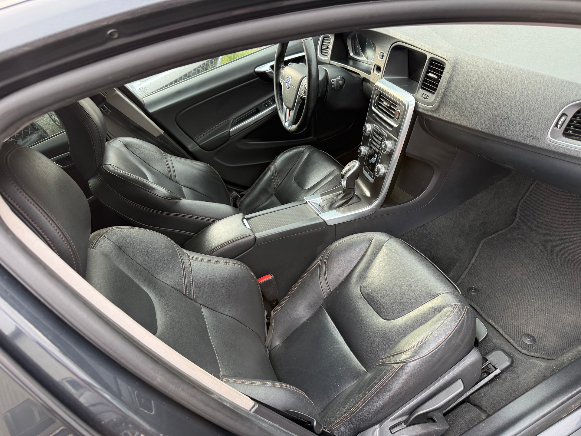 VOLVO V60 Cross Country D4 AWD Summum Geartronic-image-9