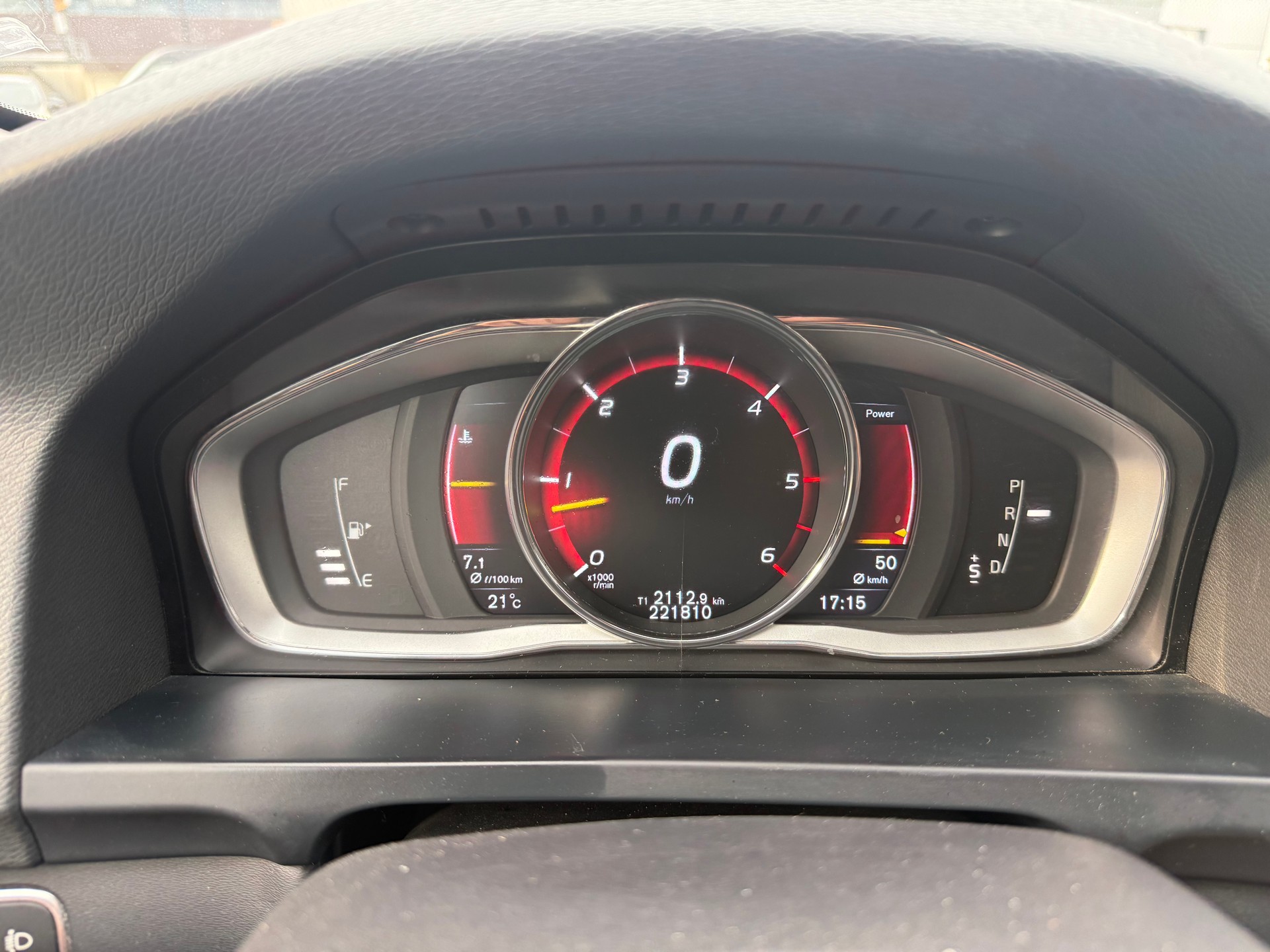 VOLVO V60 Cross Country D4 AWD Summum Geartronic-image-4
