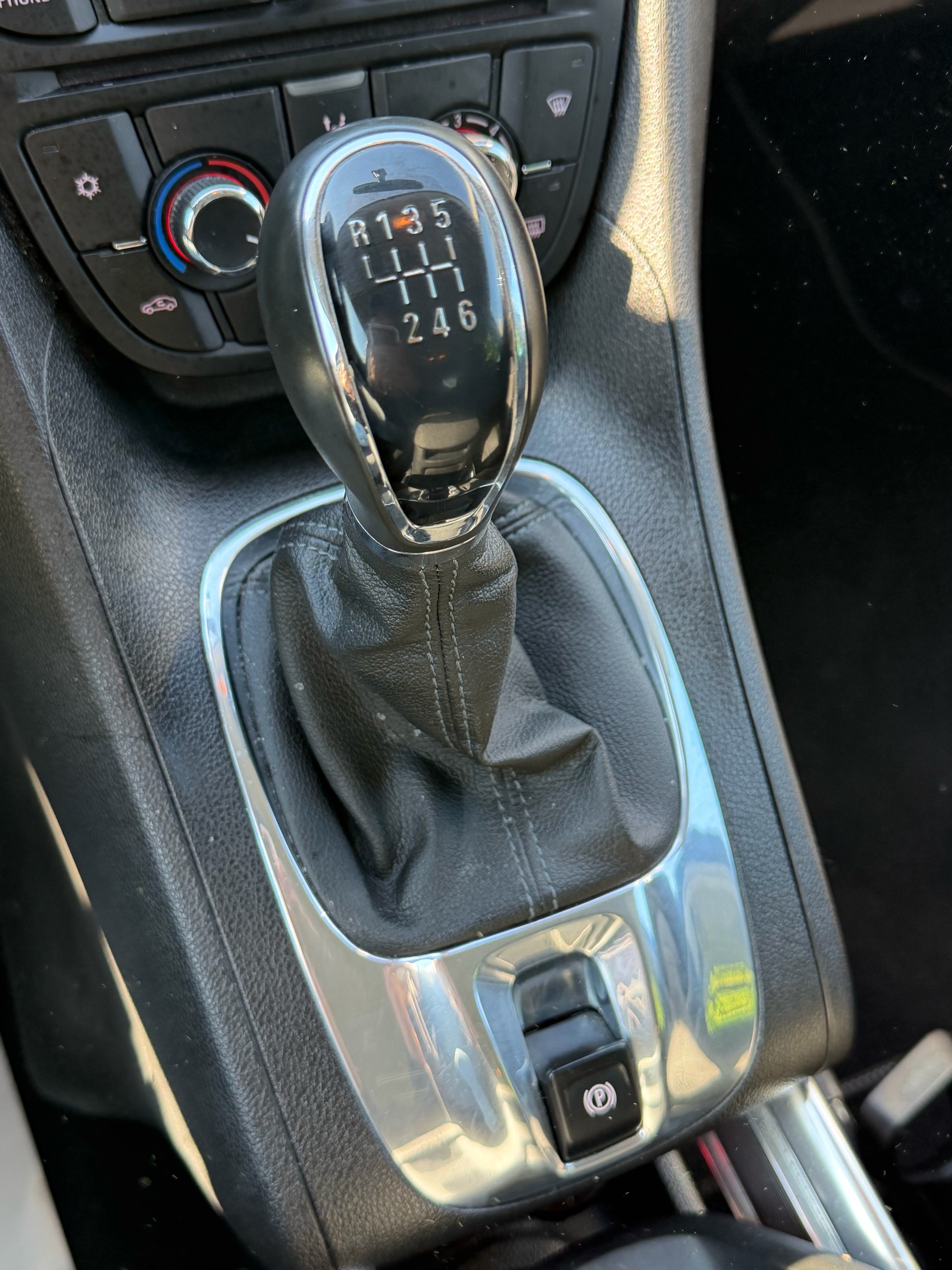 OPEL Meriva 1.4 Turbo Color Edition-image-15