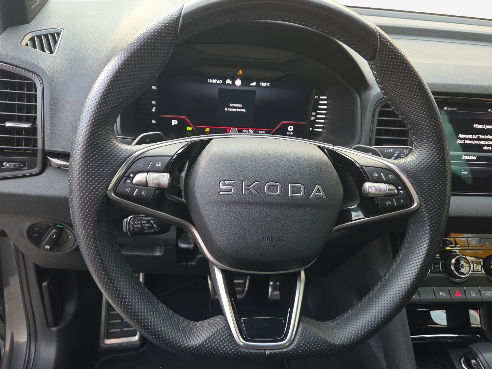 SKODA Karoq 2.0 TSI SportLine 4x4 DSG-image-9