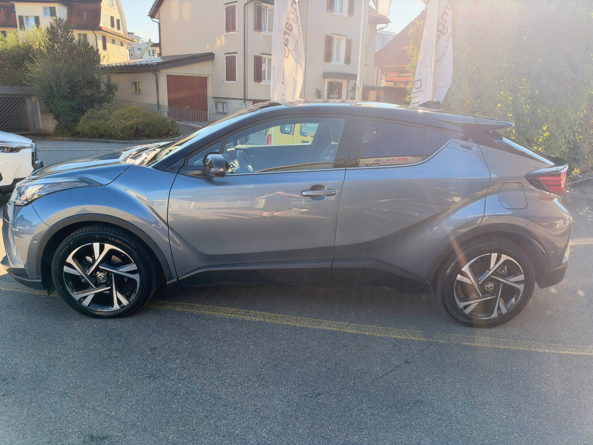 TOYOTA C-HR 2.0 HSD CVT Trend-image-2